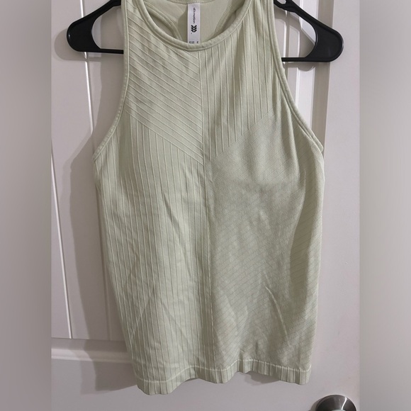 All in motion athletic top with built in bra (054) - Picture 1 of 3